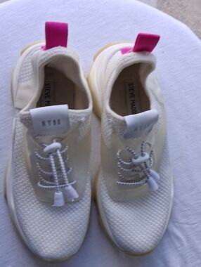 Steve Madden Cream Mesh Slip-On Sneakers with Hot Pink Heel Tabs